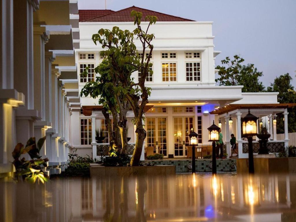 Hotel Ammi Cepu Esterno foto
