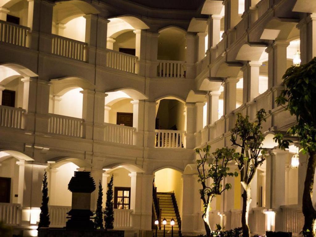 Hotel Ammi Cepu Esterno foto