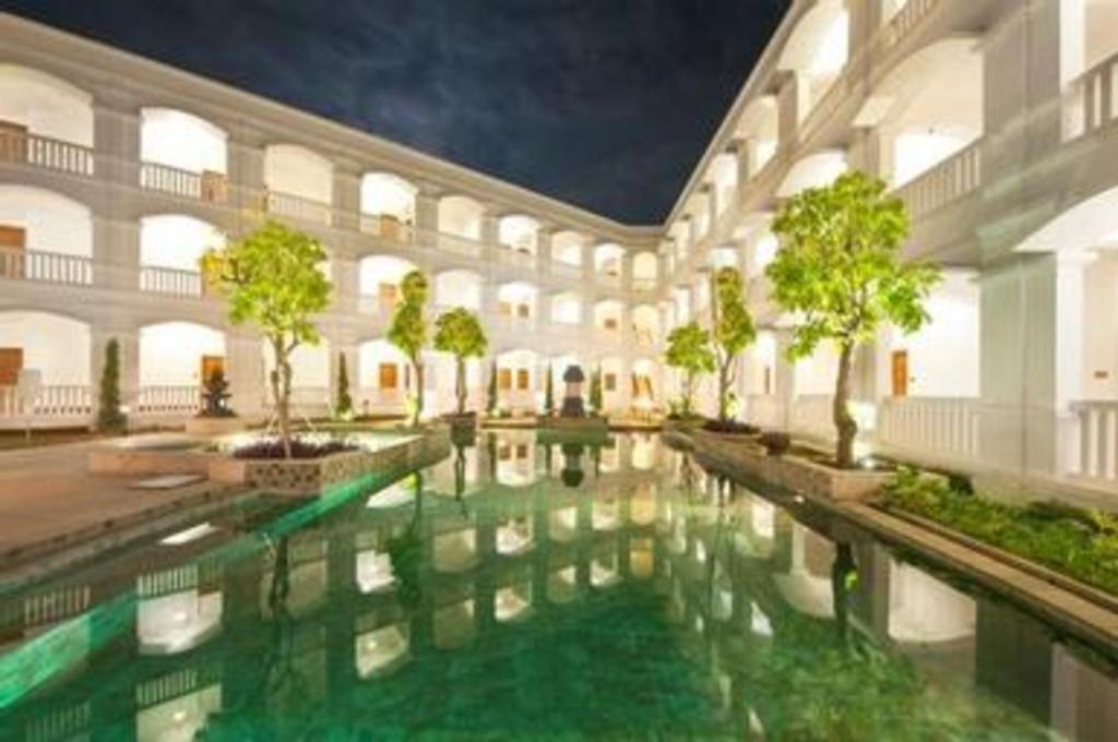 Hotel Ammi Cepu Esterno foto